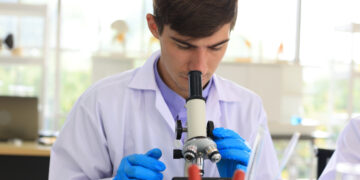 CIA: coronavirus waarschijnlijk gelekt uit Chinees laboratorium, niet van dieren