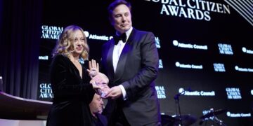 Meloni kritisch over gunsten aan vrienden via SpaceX