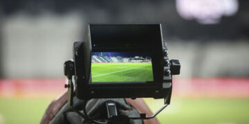 Sportwedstrijden van de dag: AEK-Panaitolikos en Manchester City-Chelsea live op tv