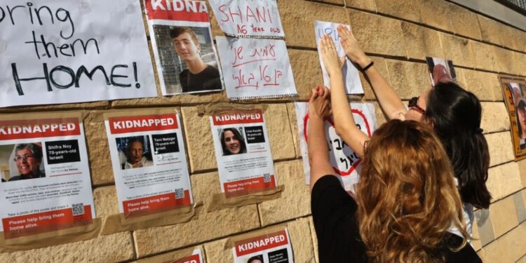 Israël belooft $16.500 voor teruggekeerde gijzelaars