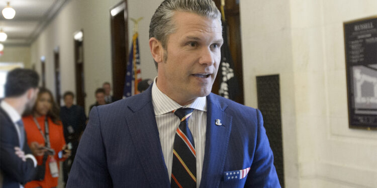 Vrouw roept: ‘Pete, je bent een halfbloed’ tijdens hoorzitting Senaat