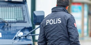 Arrestaties pro-Koerdische burgemeester en gemeenteraad Akdeniz.