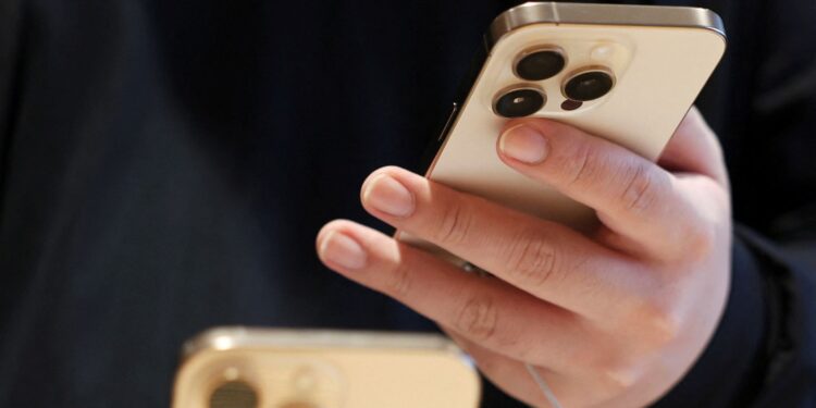 Apple stopt met AI-gegenereerde nieuwsberichten na kritiek op misleidende meldingen