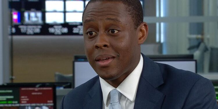 Voormalig stadsminister Afolami keert terug naar HSBC als bestuurslid