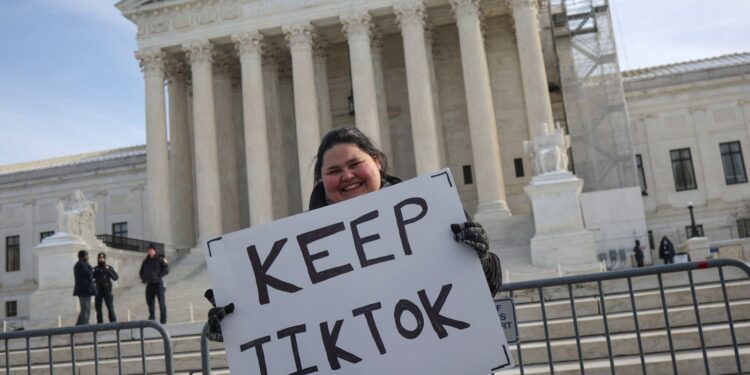 Amerika wankelt terwijl TikTok op het punt staat te verdwijnen – zal Trump helpen?