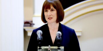 Reeves zoekt miljarden voor groei uit bedrijfspensioenoverschotten