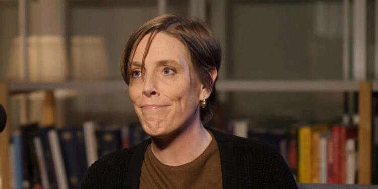 Jess Phillips sluit nieuw onderzoek naar groomingbendes niet uit