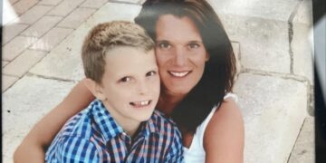 Debat over Jools Wet: ouders toegang tot social media kinderen.