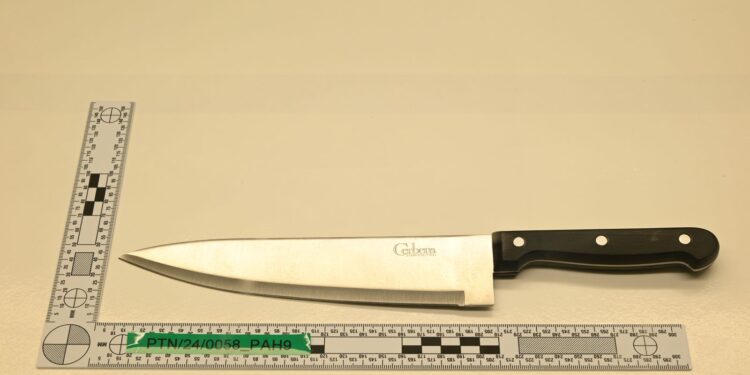 Strengere controles bij online aankoop van messen ingevoerd.