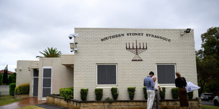 Aanslag op synagoge in Sydney: hakenkruizen geschilderd – Zie foto’s