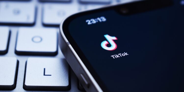 TikTok sluit Amerikaanse app op zondag – gebruikers in paniek