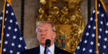 Trump bij begrafenis van Jimmy Carter: opmerkelijk eerbetoon van voormalige rivalen