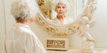 Verwarrende confrontatie: dementie onthuld door mysterieus voorwerp