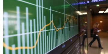 Aandelenmarkt bereikt hoogtepunt na herstel banken en motorolie