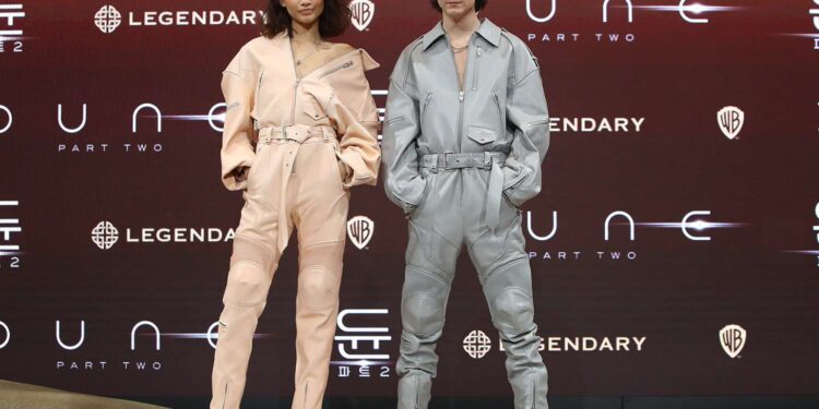 Zendaya en Timothée Chalamet bij sterren die samenkomen voor de Golden Globes