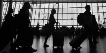 Simon Calder verduidelijkt Ryanair bagageregels na boete van £50 voor waterfles.