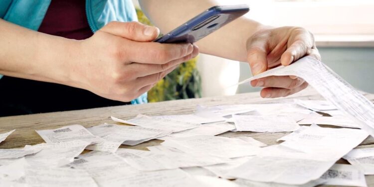 Algoritme onthult fraude: 4 daders betrapt met virtuele facturen van 50 miljoen euro.