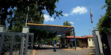 Dodelijk voedsel: verstikt met gebroken spiegel