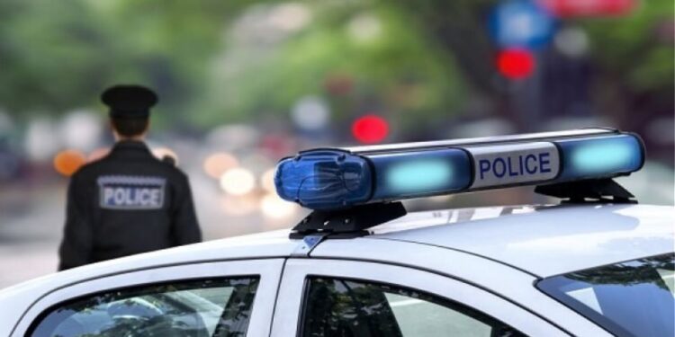 OPEC-politieagenten redden gehandicapte vrouw in Thessaloniki