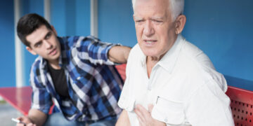 Symptomen van hartaanval: gevaarlijke signalen die vaak genegeerd worden