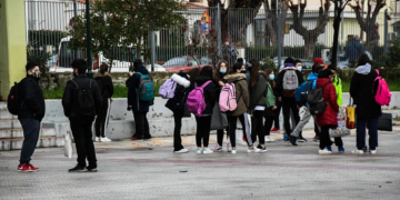 Afscheid met lichaamstaal: 3-jarige Angel vereeuwigd door studenten in Archanes