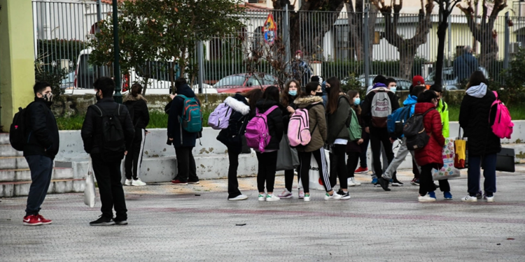 Afscheid met lichaamstaal: 3-jarige Angel vereeuwigd door studenten in Archanes