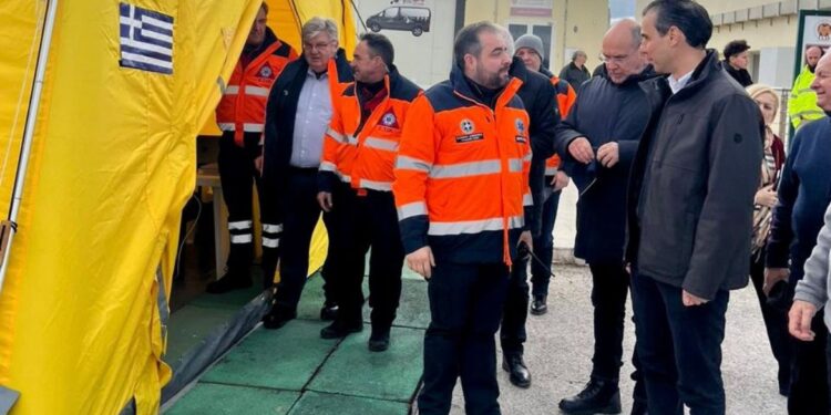 Ziekenhuizen bereid voor aardbevingen in Santorini