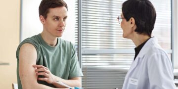 Gratis medische check-ups voor jongeren op jubileumdag.