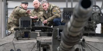 Verhoging defensie-uitgaven naar 2,5% van GDP tegen 2027, Starmer bekritiseert ‘tiran’ Putin