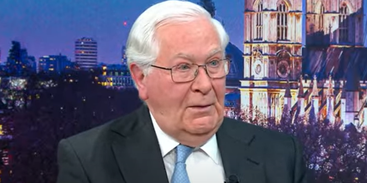 Inkomstenbelasting moet omhoog volgens voormalige gouverneur Bank of England.