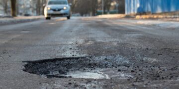Zelfherstellende wegen kunnen helpen bij herstel van gaten, zeggen wetenschappers