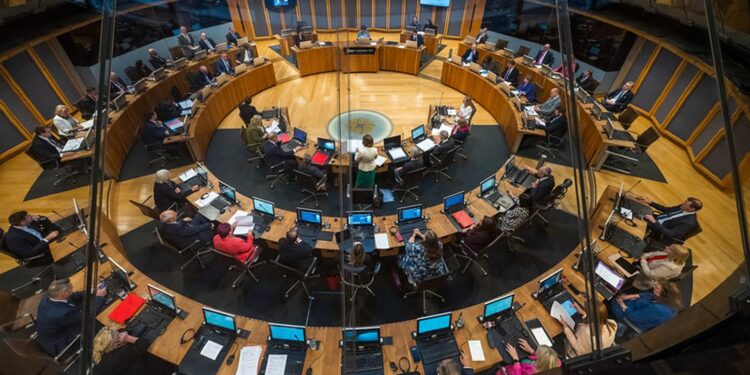 Senedd commissie waarschuwt tegen strafbaar stellen van liegen in de politiek