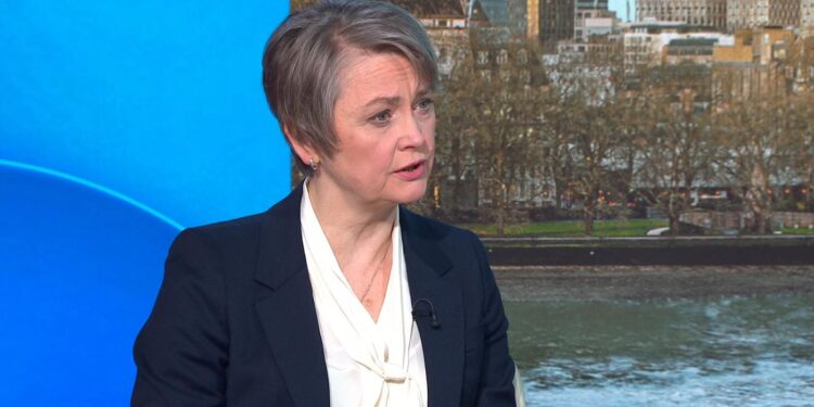 Bedrijven werven te lang buitenlands personeel in plaats van UK werknemers op te leiden