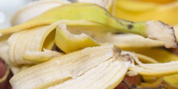 Frisse banaan: blijft koel, zelfs na het pellen