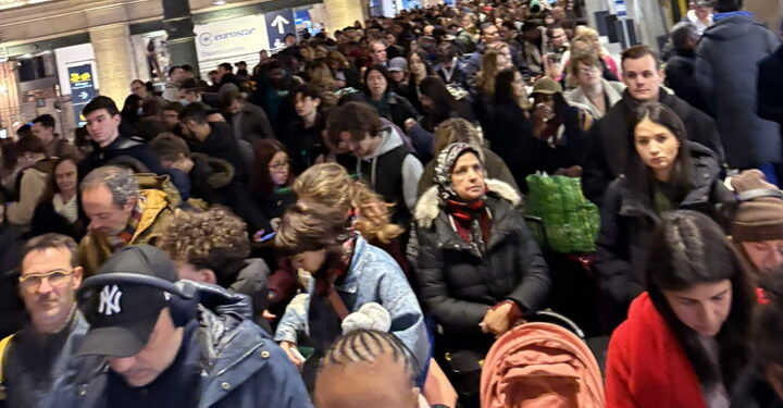 Eurostar passagiers gestrand door WOII bom: treinen gestopt bij St Pancras en Gare du Nord.
