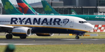 Ryanair introduceert nieuw reisschema voor besparingen tot £250 per jaar.