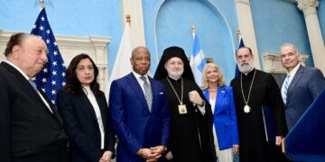 Aartsbisschop Elpidoforos viert 200 jaar revolutie van 1821 in New York