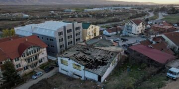 Achterdeur van Macedonische club vergrendeld: 8 arrestaties om toevoegingen.