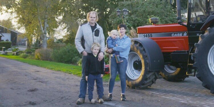 Boer met grote familie en koeien zoekt nieuw land