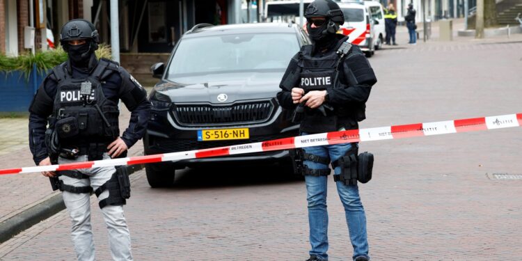 Gewonde bij mesaanval in Amsterdam