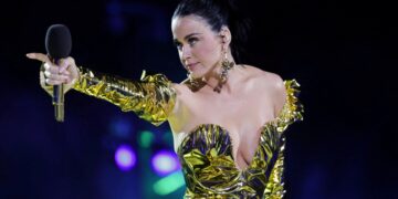 Jeff Bezos stuurt partner met Katie Perry de ruimte in.