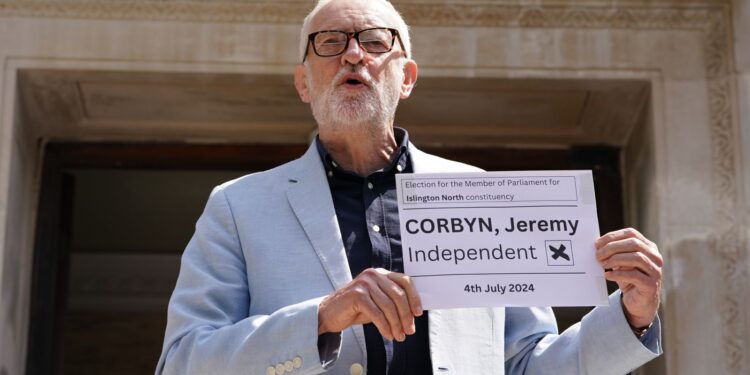 Jeremy Corbyn bekritiseert uitkeringssneden als ‘schande’ en maakt Labour MPs boos