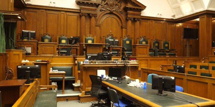 Waar gaan pre-sentence rapporten over en wat zijn de controversiële veranderingen?