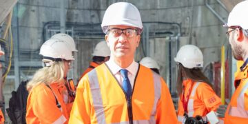 Britse burgers willen geen cultuuroorlog over klimaatverandering, zegt Ed Miliband.