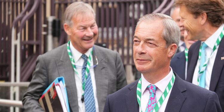 Rupert Lowe nodigt Nigel Farage uit voor diner na vermeende dreiging met geweld.