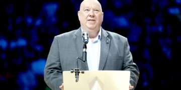 Voormalige burgemeester Liverpool en ex-deputy council leader beschuldigd van omkoping