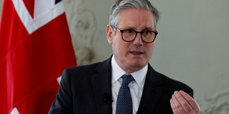 Illegal migration verdeelt naties, zegt Sir Keir Starmer op top.