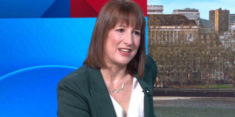 Duizenden nieuwe woningen gepland in £2bn plan van kanselier in Engeland