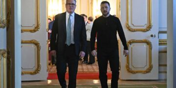 VK steunt vredesdeal Oekraïne met ‘coalitie van bereidwilligen’, aldus Starmer.