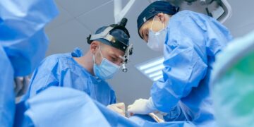 Agrinio vrouw succesvol van haken bevrijd na inslikken octopus.